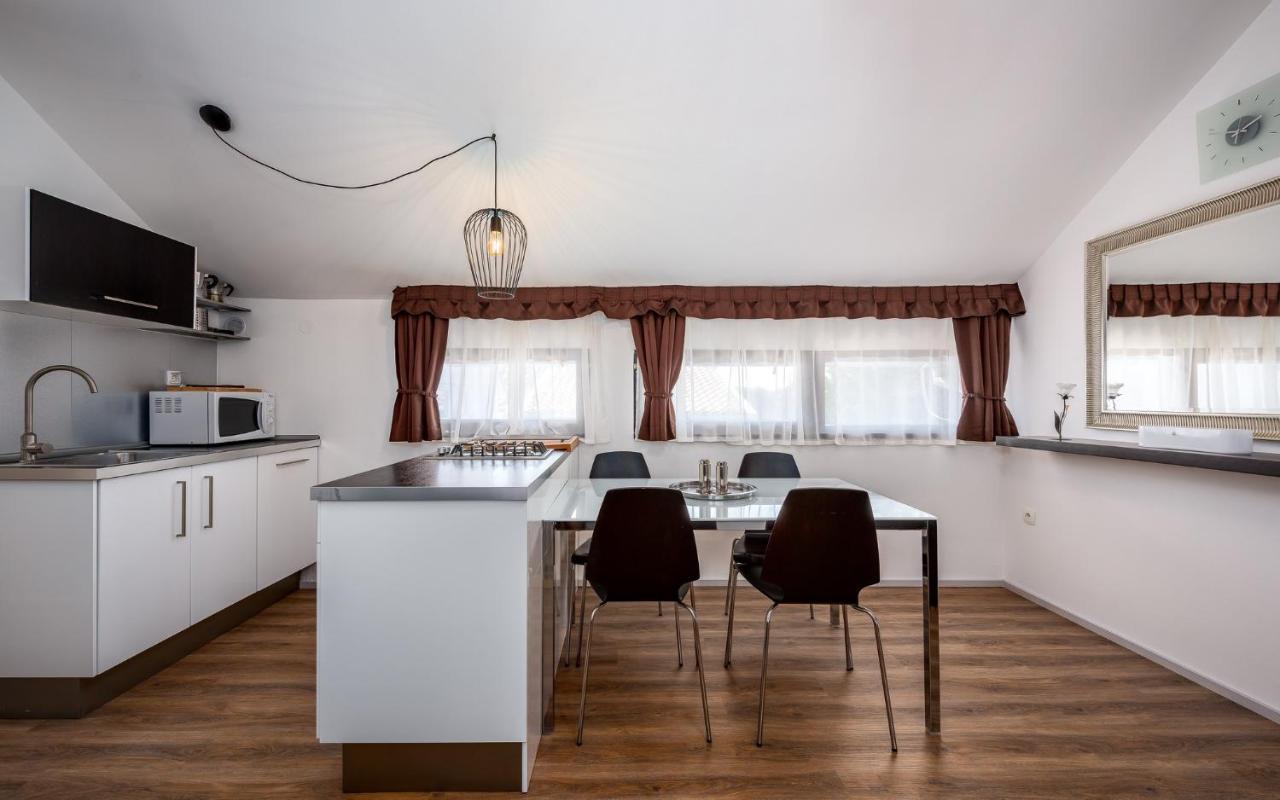 Apartment Katoro Umag Luaran gambar